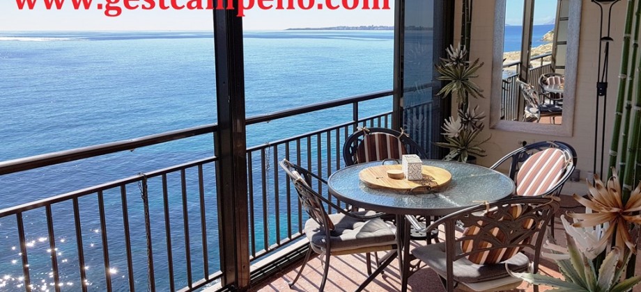Apartamento en primerísima línea de mar en Coveta Fuma, Campello. Apartamento en primerísima línea de mar en Coveta Fuma, Campello.
