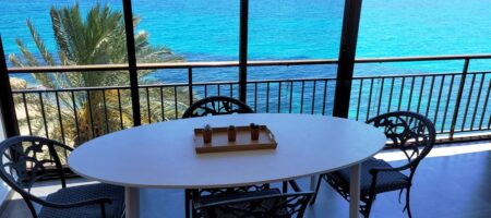 Apartment in first line of sea in Coveta Fumá. Apartment in first line of sea in Coveta Fumá.