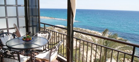 Apartamento en primerísima línea de mar en Coveta Fuma, Campello. Apartamento en primerísima línea de mar en Coveta Fuma, Campello.
