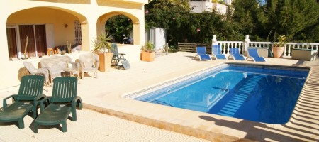 Villa con piscina y Air-co. en Coveta Fuma, Campello. Villa con piscina y Air-co. en Coveta Fuma, Campello.
