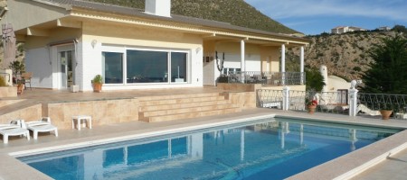 Villa con piscina y fantasticas vistas al mar. Villa con piscina y fantasticas vistas al mar.